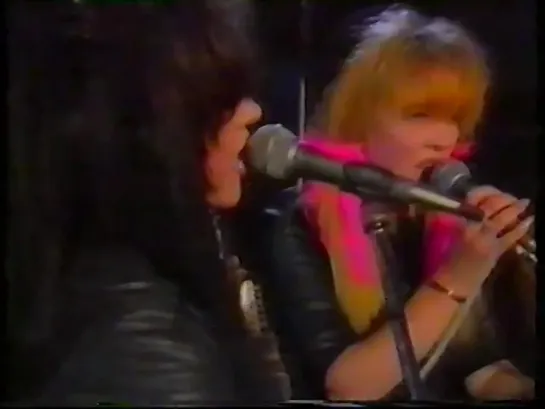 Rose McDowall (Strawberry Switchblade) - Interview  Live (13-09-1988)