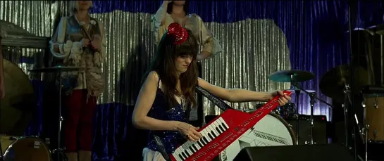 Munchausen by Proxy (Zooey Deschanel, Von Iva) - Star Spangled Banner (Yes Man, 2008)