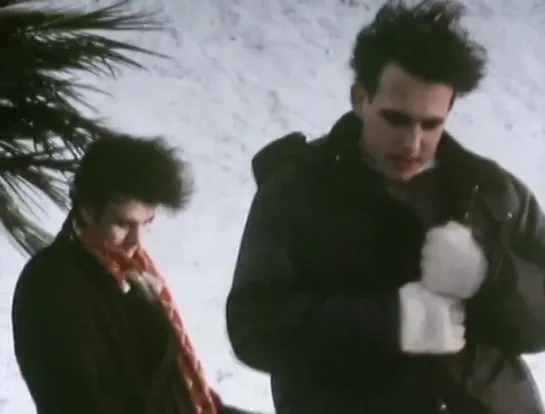 The Cure - Pictures Of You (Tim Pope, 1990)