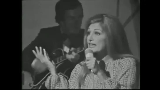 Dalida ♫ Petit homme, Darla dirladada, Scandale dans la famille, Zoum zoum zoum 21 novembre 1970 (L’avis à deux (2e chaine)