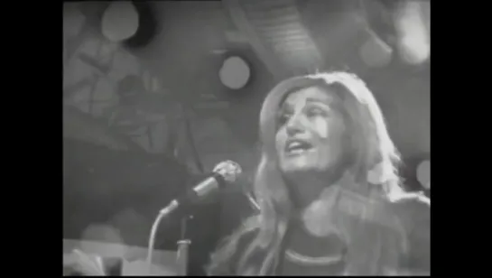 Dalida ♫ Mais il y a l'accordéon