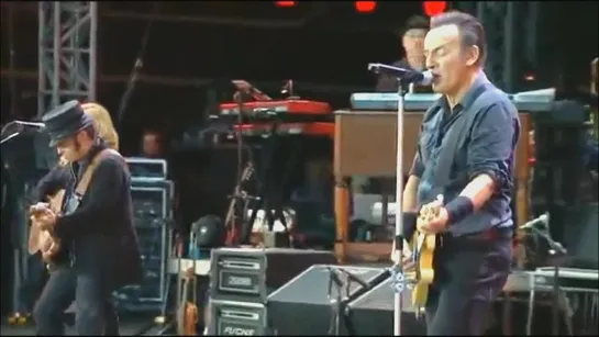 Bruce Springsteen & the E Street Band - No Surrender (Live in London, England on 30 June  2013)