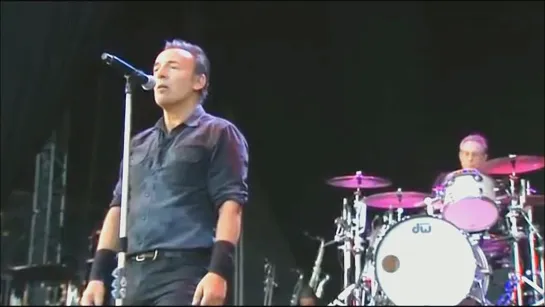 Bruce Springsteen & the E Street Band - I'm on Fire (Live in London, England on 30 June  2013)