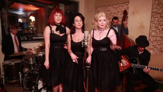 The Puppini Sisters  - Anarchy In The UK (1940s Close Harmony Swing Punk)