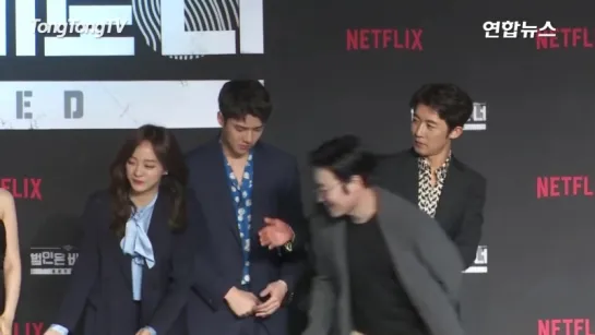 180430 Sehun на Press Conference тв шоу Busted!/(The Criminal is You)