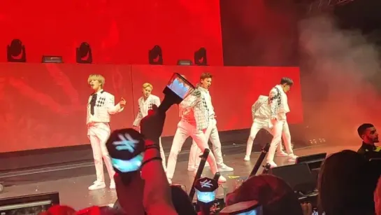 [VK][180617] MONSTA X fancam - Be Quiet @ The 2nd World Tour: The Connect in London