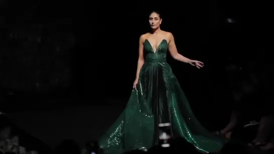 Карина Капур Кхан на Lakme Fashion Week 2020