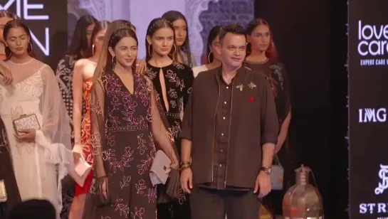 Ракул Прит Сингх на Lakme Fashion Week 2019