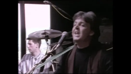 Paul McCartney – Put It There/Hello Goodbye / Twenty Flight Rock (11/18) Put It There (1989)