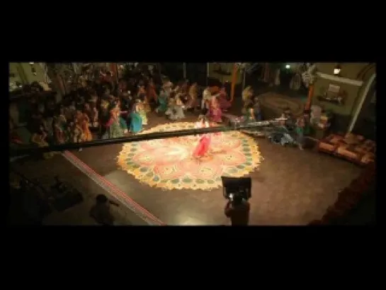 Making Of "Chamak Challo Chel Chabeli" (Rowdy Rathore)