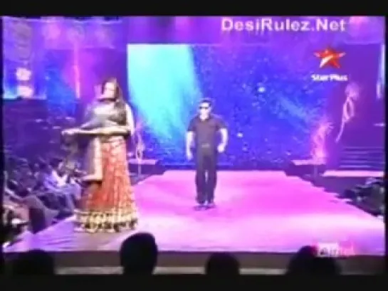 Salman Khan and Sonakshi Sinha Dabangg on the Ramp IIFA 2010  better Quality.