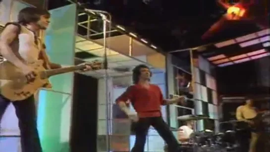 AC/DC - Rock 'N' Roll Damnation (Live At The Show Top Of The Pops, BBC1 08.06.1978)