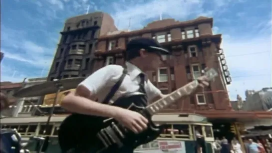 AC/DC - It's A Long Way To The Top (If You Wanna Rock 'N' Roll) (Version 1)