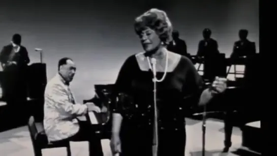 Ella Fitzgerald  Duke Ellington - It Dont Mean a Thing (If It Aint Got That S