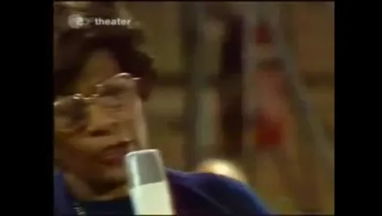 Ella Fitzgerald - It Dont Mean a thing (If it aint got that swing) [1974]