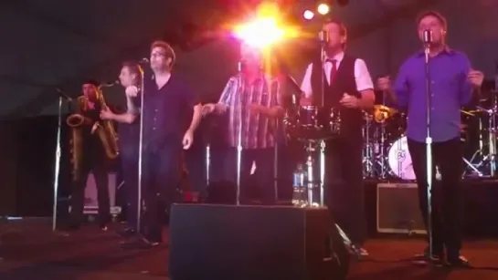 Huey Lewis and the News - Little Bitty Pretty One - Marin County Fair 2014