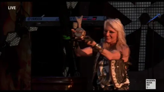 Doro, Jeff Waters - Breaking the Law (Judas Priest cover) live at Wacken open Air 2018