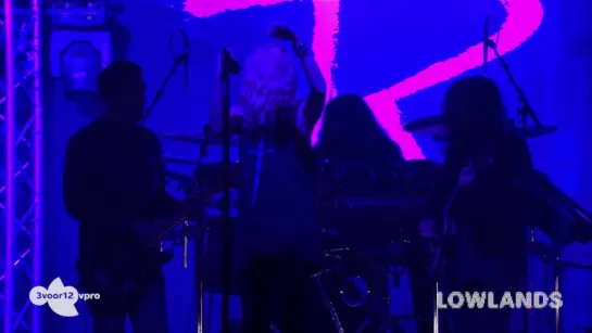 The Pretty Reckless - Heaven Knows (Lowlands Festival)