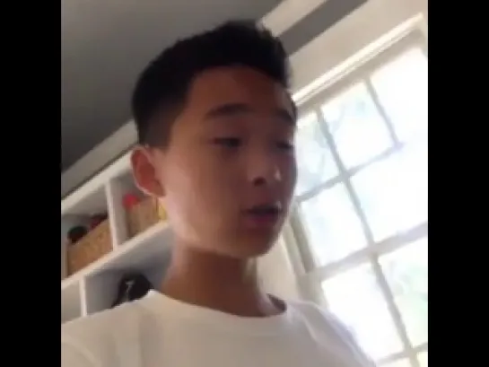 How White People Act When They See An Asian Baby (Vine)