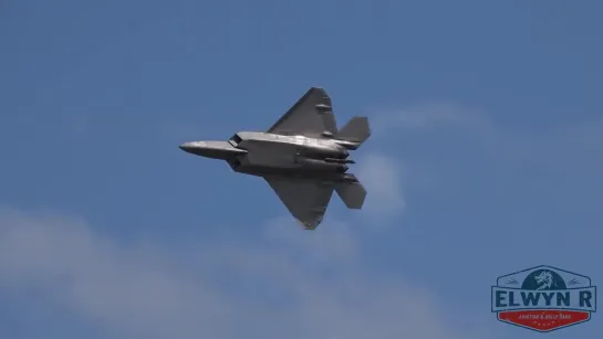 Awesome F-22 Raptor Falls-freefall from sky in full control  4K