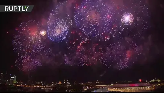 MASSIVE VICTORY DAY FIREWORKS SHOW IN MOSCOW.