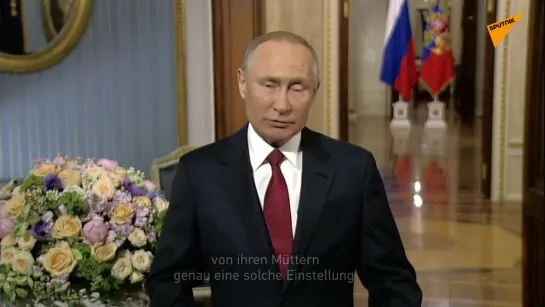 WELTFRAUENTAG AM 8 MÄRZ: PUTIN GRATULIERT FRAUEN.