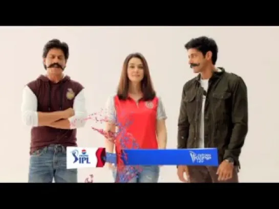 Farhan Akthar, Shahrukh Khan, Preity Zinta - on the sets of Mard Movie