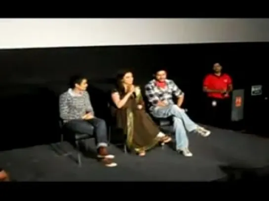 Talash Team at PVR .Farhan Akhter,Rani Mukherjee Dir Reema with Red Fm Rj Vineet on Stage-26th Nov.