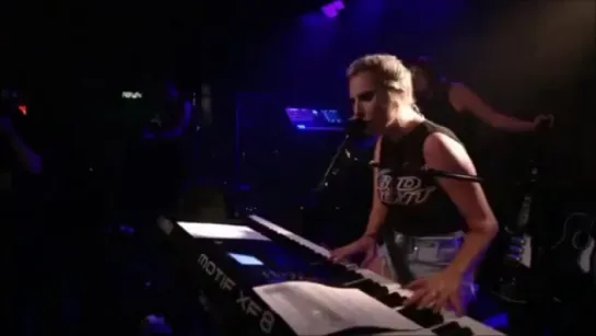 2016 // Lady Gaga > Million Reasons - Dive Bar Tour New York (Gagavision.net)