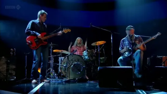 Seasick Steve ft. John Paul Jones - You Can't Teach an Old Dog New Tricks (live)