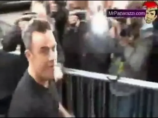 ROBBIE WILLIAMS BBC RADIO AUTOGRAFI OCT.2010