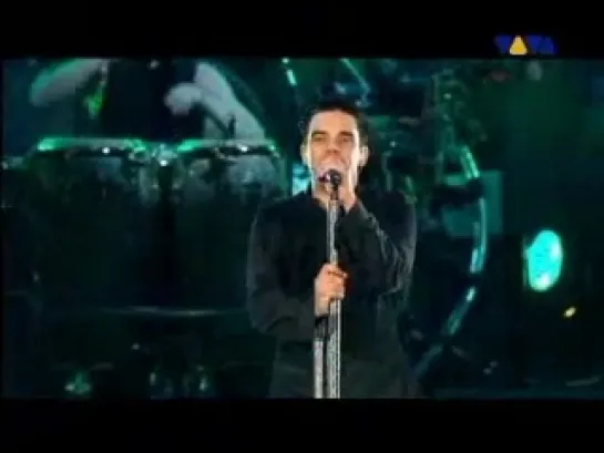 Robbie Williams  -  Feel (live at Knebworth 2003)