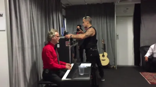 Robbie Williams - backstage - 12345678