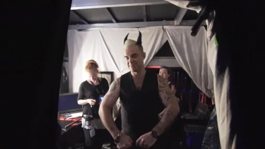 Robbie Williams backstage