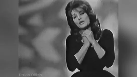 Dalida "Garde-moi la dernière danse" interview et "La joie d’aimer" - 1961