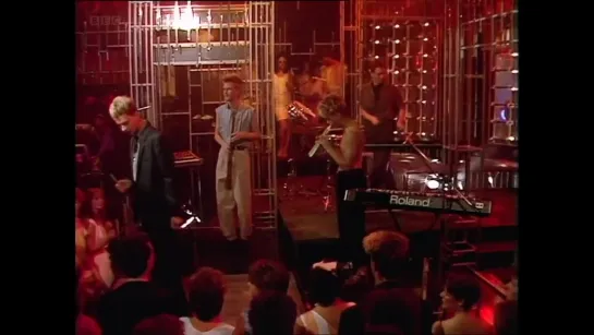 Depeche Mode - Everything Counts @ Top of the Pops 1983