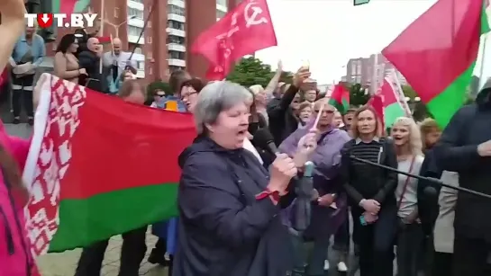 Обращение женщины к участникам митинга за Лукашенко