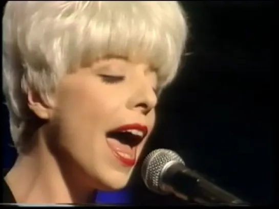 Julee Cruise - Rockin' Back Inside My Heart