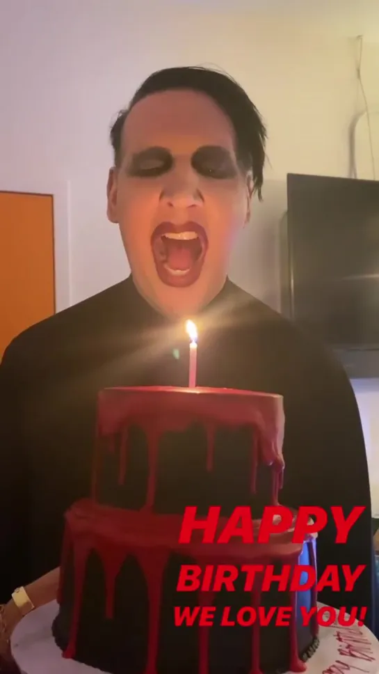 Marilyn Manson and his birthday cake (2020)