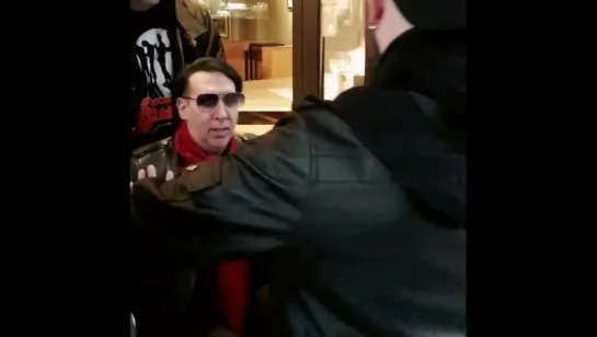 Marilyn Manson leaving his hotel in Munich [18.11.2017]