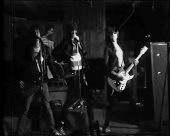 The Ramones — Now I Wanna Sniff Some Glue • CBGB 1974