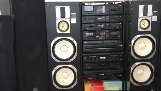 Sansui Intelligent Super Compo, модель 1985 года (IS-1100p)