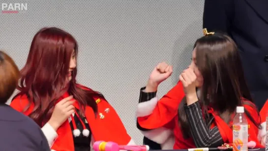 151220 Cheongryangri Fansign @ Tzuyu, Nayeon focus