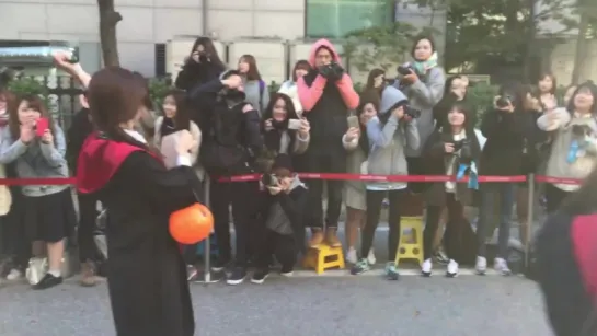 151030 TWICE arriving at Music Bank