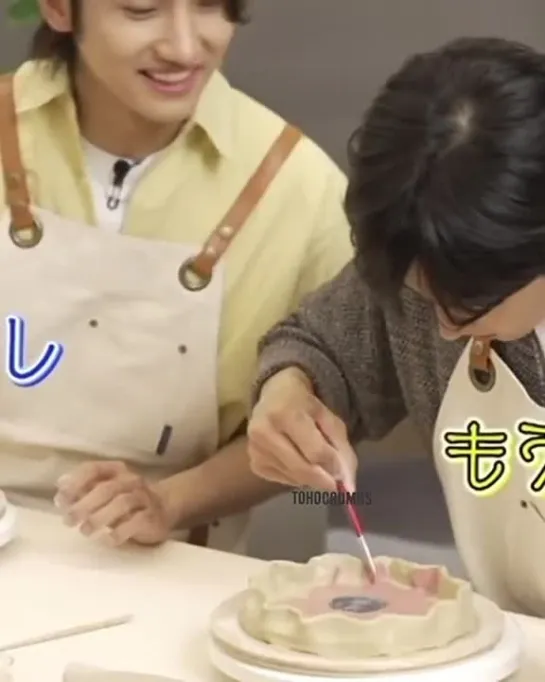 it’s so funny how changmin is losing it coz of yunho’s pottery skills