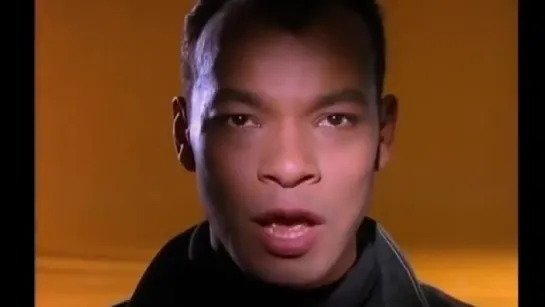 Fine Young Cannibals - She Drives Me Crazy (1989)