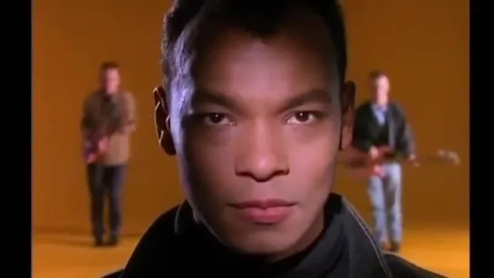 Fine Young Cannibals - She Drives Me Crazy (1989)