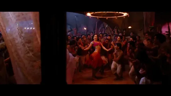 Клип из Фильма_ Огненный путь _ Agneepath (2012) - Chikni Chameli