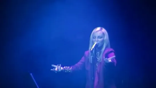 Patty Pravo ♫ Col tempo (live) Мilano 14⁄04⁄2011