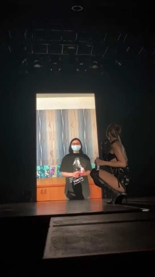 [CONCERT] 221112 HYOLYN - Video of fan surprise support @ 2022 World Tour iCE - TAIPEI